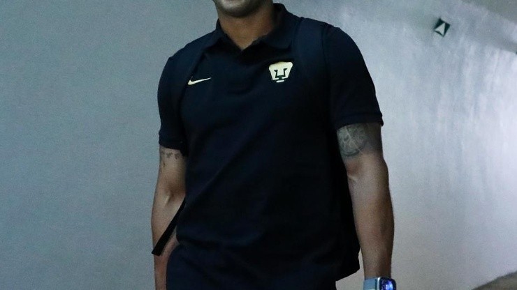 Adrián Aldrete en su llegada al Olímpico Universitario.
