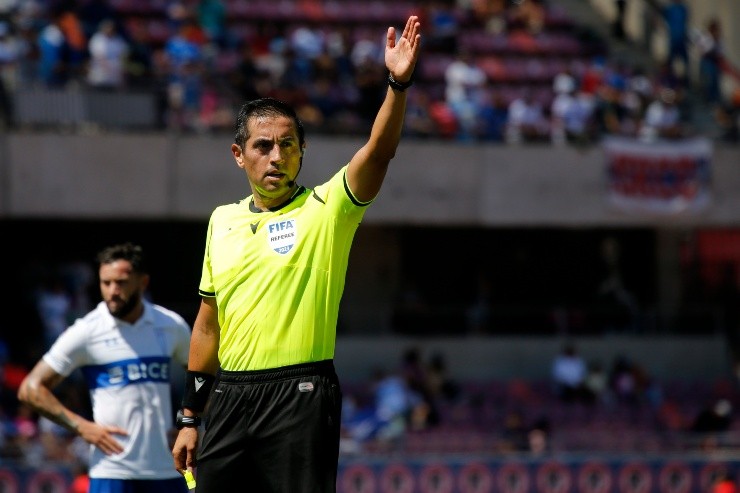 Gilabert será el juez para el Clásico entre la U y la UC | Foto: Photosport 