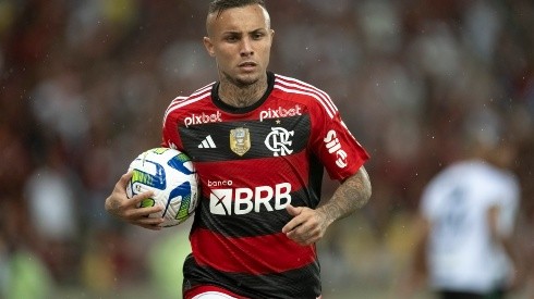 Jorge Rodrigues/AGIF. Cebolinha celebra vitória, mas cobra intensidade do Flamengo