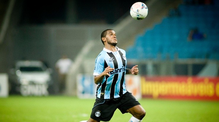 Foto: Ramiro Furquim/AGIF - Fernando passou pelo Grêmio.