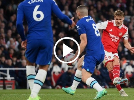 VIDEO | Odegaard le marcó dos golazos a Chelsea y mantiene vivo el sueño de Arsenal