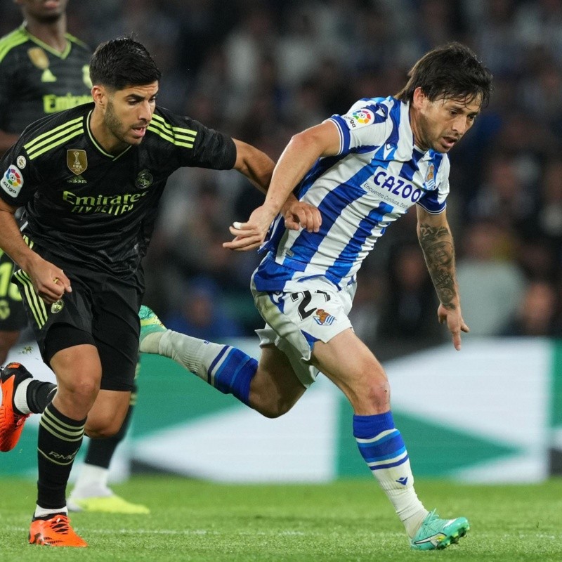 Real Madrid perdió frente a Real Sociedad y le dejó el título servido a Barcelona