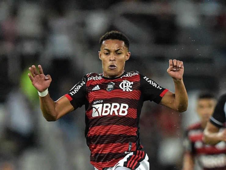 Agif/Thiago Ribeiro - Lázaro ajudou muito o Flamengo em 2022