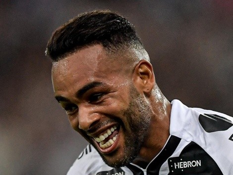 “Jogar com Alex Teixeira, titular no Vasco por R$ 900 mil/mês”; Vascaínos descobrem novo camisa 10