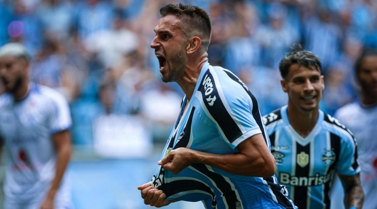 Foto: Maxi Franzoi/AGIF - Zagueiro vem sendo elogiado desde que chegou ao Grêmio.