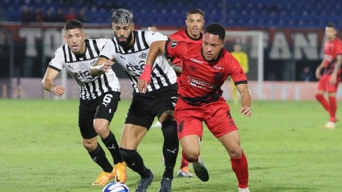 Libertad y Paranaense chocaron en Paraguay.