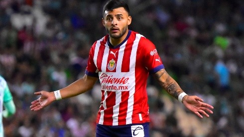 Peláez cuestionó a Alexis Vega, pero lo aconsejó para que trascienda en Chivas.
