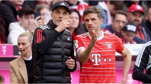 Thomas Tuchel, Head Coach of FC Bayern Munich, talk to his player Thomas Müller