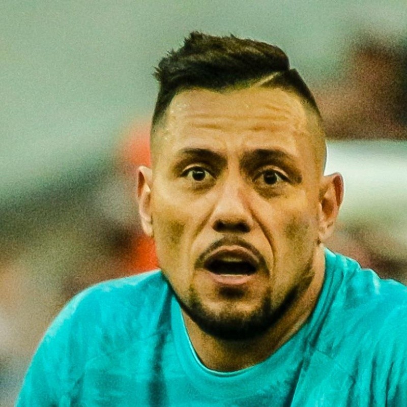 Torcida do Flamengo pede a volta de parceiro de Diego Alves 