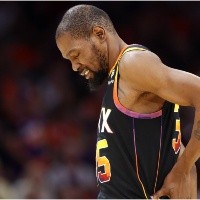 No respetaron a Kevin Durant: La clavada que envió al suelo a KD en Suns vs Nuggets