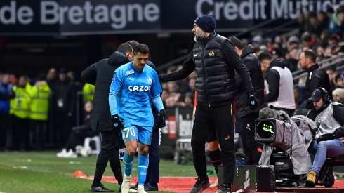 Alexis Sánchez salió lesionado del Marsella y Tudor queda furia con el árbitro por el gol anulado al chileno.