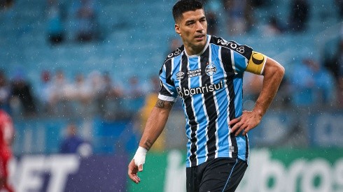 Foto: Maxi Franzoi/AGIF - Suárez desencantou, mas Grêmio ficou no empate