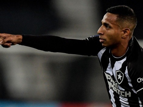 “Espetacular”; PVC rasga elogios ao desempenho de Victor Sá pelo Botafogo