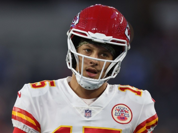 NFL Report: Commanders desperately asked the Chiefs if Patrick Mahomes was  available