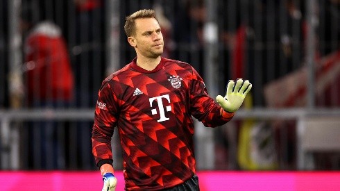 Manuel Neuer en calentamiento con Bayern Múnich.