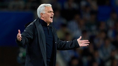 José Mourinho dirigiendo a Roma.
