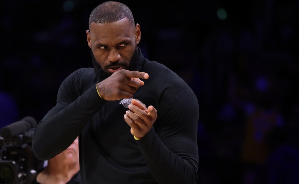 LeBron James teams up badly with Michael Jordan after reaching a new NBA record for playoffs