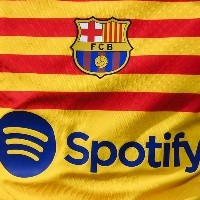 El goleador de un gigante de Europa se candidatea a Barcelona por Twitter