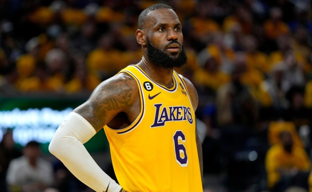 LeBron James fires back at Steve Kerr over flopping comments