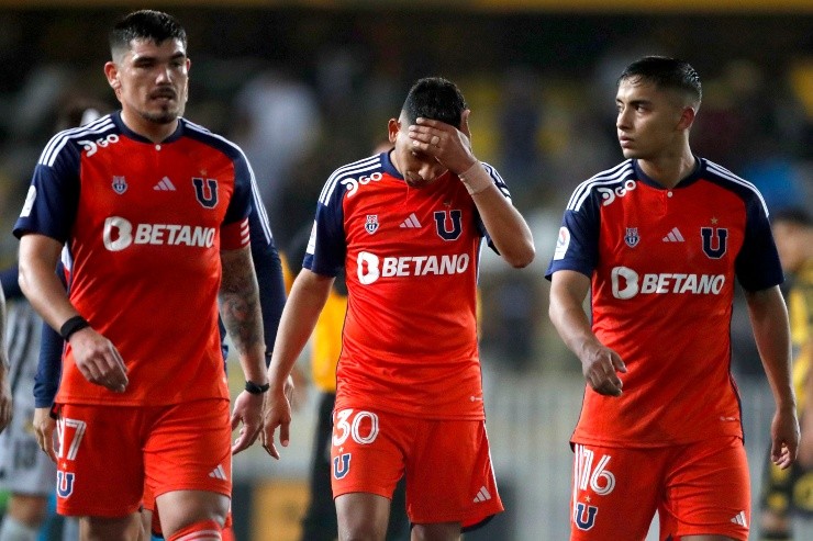 Casanova fue amonestado de manera insólita | Foto: Photosport 