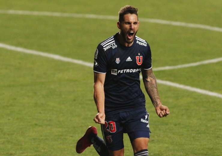 Larrivey podría volver a Chile | Foto: Agencia Uno 