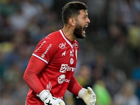 “Não sou de me esconder”; Após duas derrotas e sem marcar gols, goleiro se sente pressionado e posta 'textão' nas redes sociais