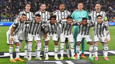 Juventus en formación.