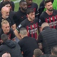 Los ultras de Milan pidieron explicaciones y tuvieron una tensa charla con los jugadores
