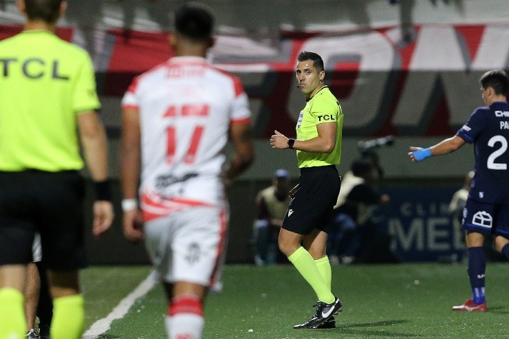 Para el comunicador fueron bastante dudosos los penales que cobró el juez a la UC | Foto: Photosport 