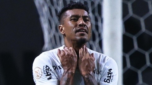 Foto: (Ettore Chiereguini/AGIF) - Paulinho vive um momento de incertezas no Corinthians
