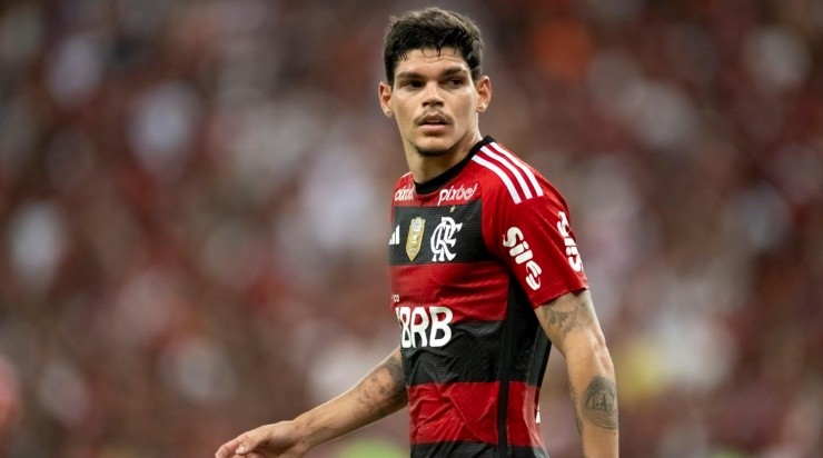 Foto: Jorge Rodrigues/AGIF - Ayrton Lucas é o titular da lateral-esquerda do Flamengo