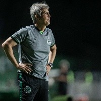 Dirigente do Goiás chuta o balde contra Emerson Ávila após escalação na Sula