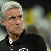 '5 anos e gol de ex-Inter'; Luís Castro busca quebrar tabu histórico do Botafogo contra o América Mineiro