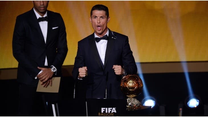 Cristiano Ronaldo con su tercer Balón de Oro