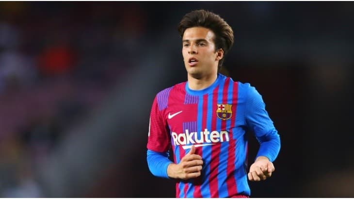 Riqui Puig podría pensar en un cambio de aires ante la falta de minutos.