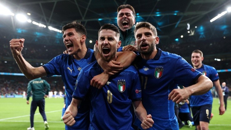 Italia festeja el pase a la final de la Eurocopa.