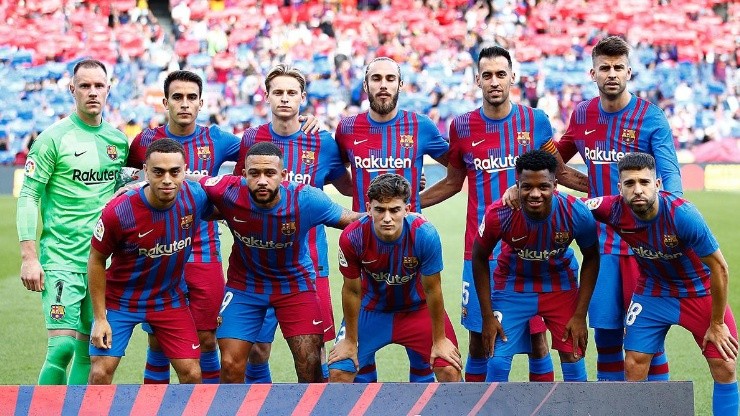 Equipo de Barcelona en clásico español.