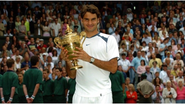 Federer se consagra por tercera vez consecutiva en Wimbledon