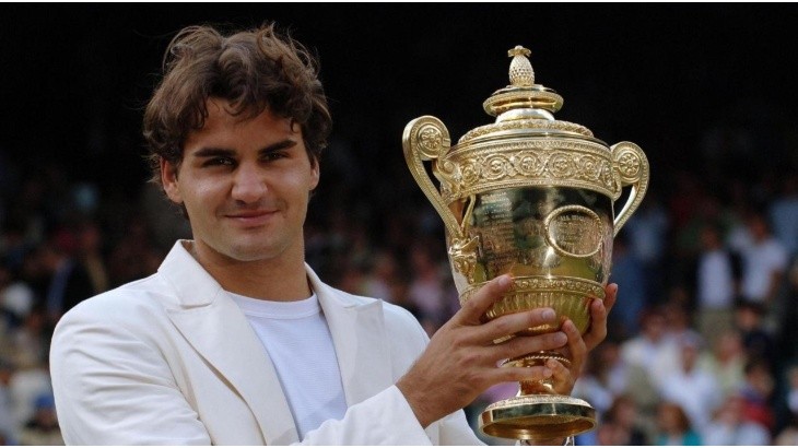 Federer gana Wimbledon 2006 venciendo en la final a Nadal.