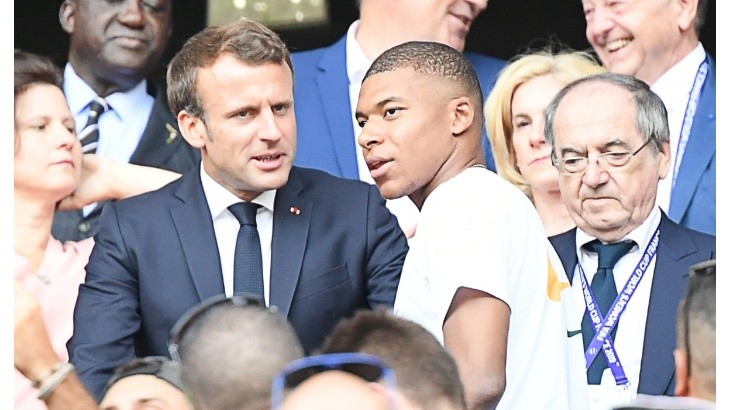 Macron se mete en las negociaciones para que Mbappé continúe.