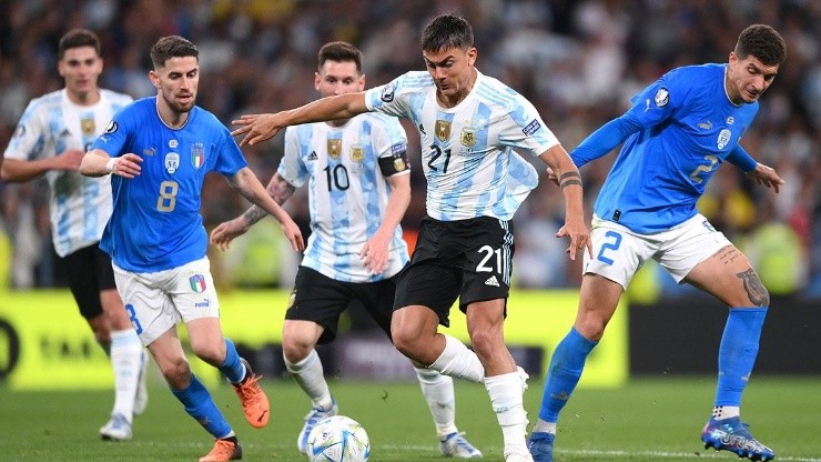 Acción de juego entre Argentina e Italia.