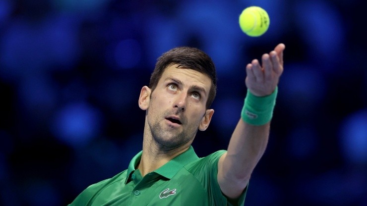 Novak Djokovic vence en semifinales del ATP Finals.