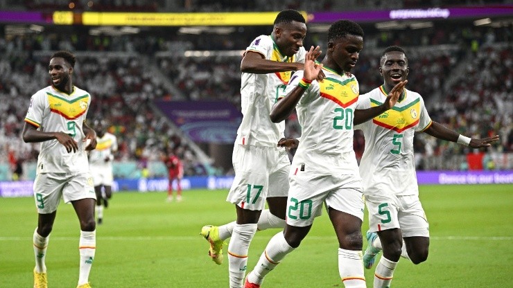 Senegal venció a Qatar y se ilusionó con clasificar.