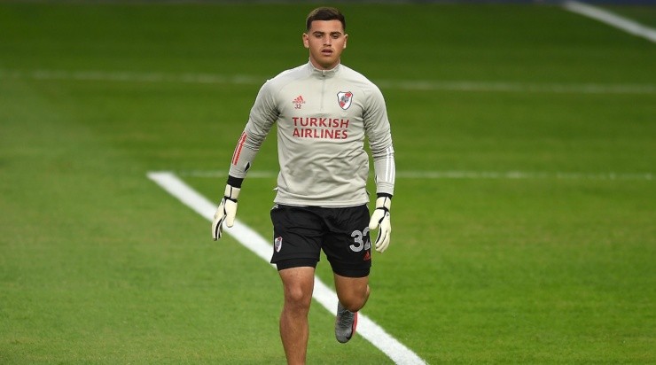Alan Leonardo Díaz en los minutos previos a su debut en el arco de River. Foto: Getty