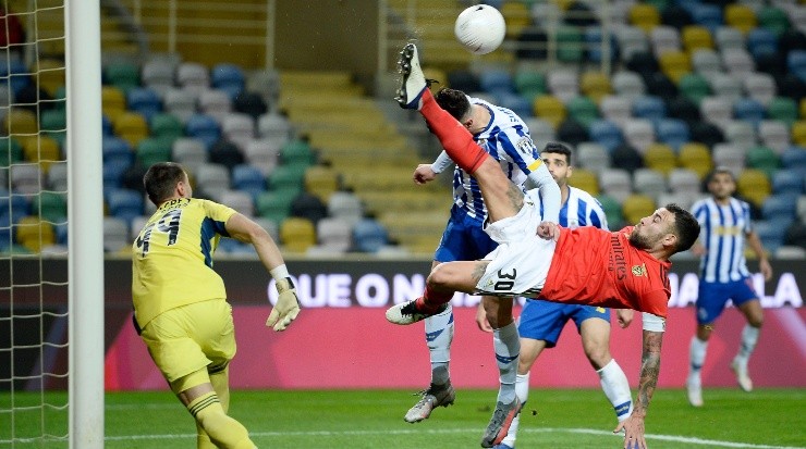 Ningún central cometió más infracciones que Otamendi en la liga portuguesa. Foto: Getty