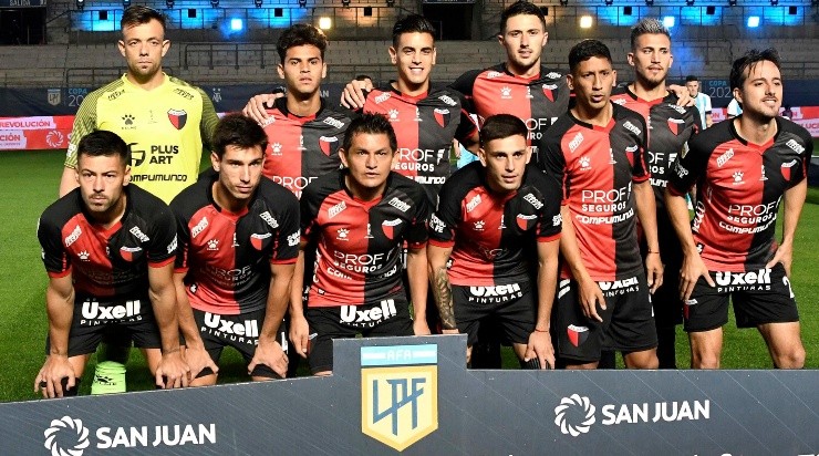 La foto de los campeones: los elegidos por Eduardo Domínguez para jugar la final vs. Racing. Foto: Getty.