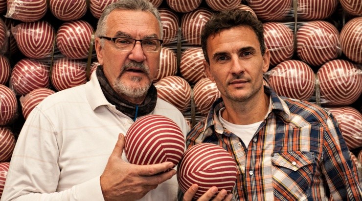 Luis y Nicoás Cena, hoy a cargo de pelotas Pulpo. (Gentileza Carlos Sarraf / Enganche)