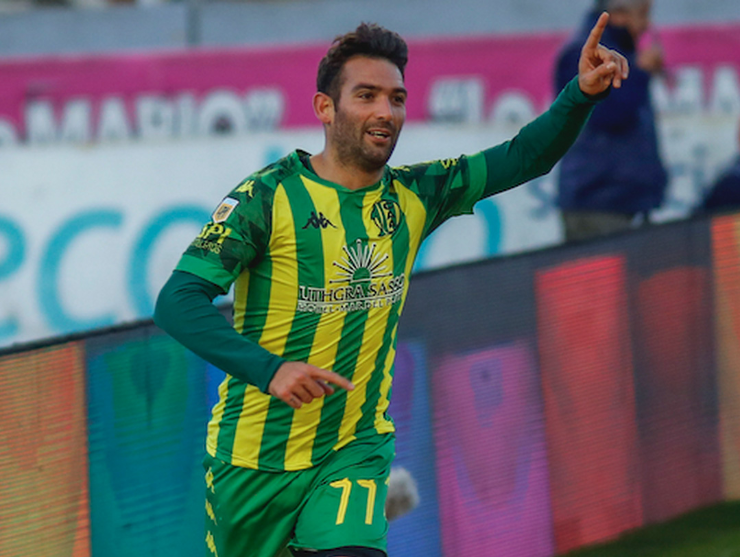 Martín Cauteruccio la rompe en Aldosivi. (Foto: Twitter)