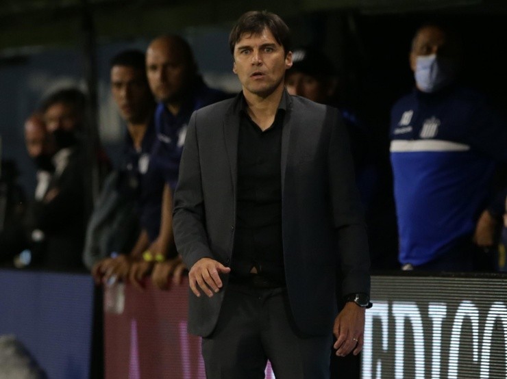 Alexander Medina, el DT que podría llegar a Boca en un futuro.