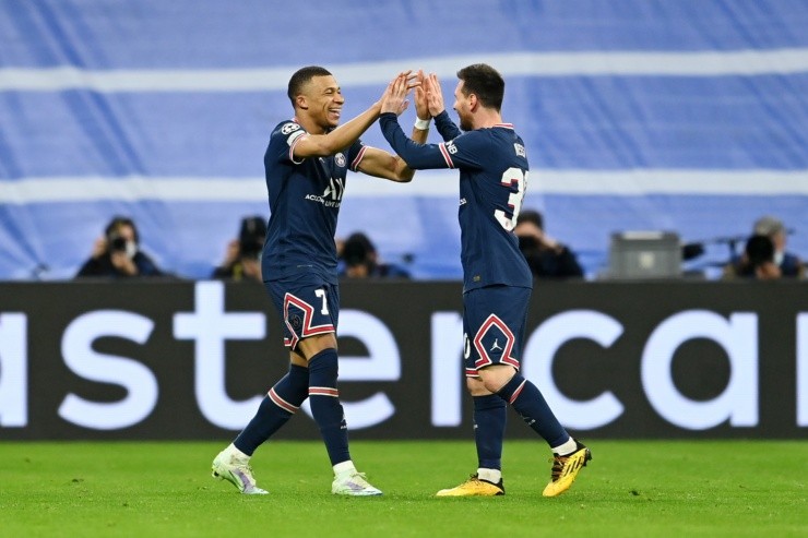 ¿En qué posición está Messi para patear los penales y en cuál Mbappé?